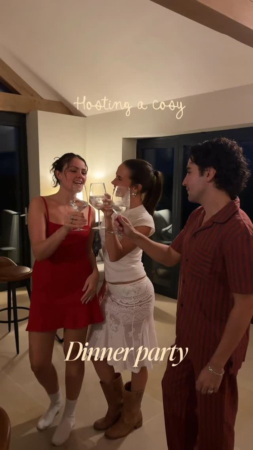 Instagram post by @lovevie for Yankee Candle. Caption reads: I hosted a dinner party for my besties to get into....