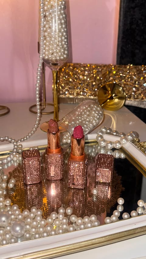 Instagram post by @vbjournal11 for Pilgrim Makeup. Caption reads: Asli bling Pilgrim hi dega ✨💋 Obsessed with these....