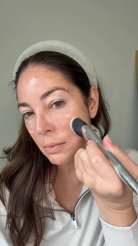 Instagram post by @kara_a_mendelsohn for Haus Labs. Caption reads: @hauslabs foundation has staying power! You won’t....