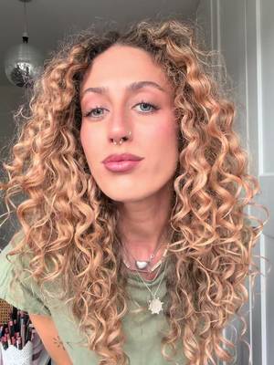 TikTok post by @_emmaneill for Kash Beauty. Caption reads: Lip combo alert💋💋💋 @KASH Beauty @Morphe....