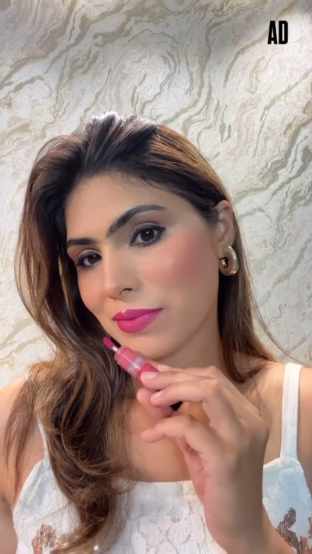Instagram post by @swatimohitkalsi for Purplle. Caption reads: #AD
✨3 shades. 1 stack. 0 smudges. 💄🔥....
