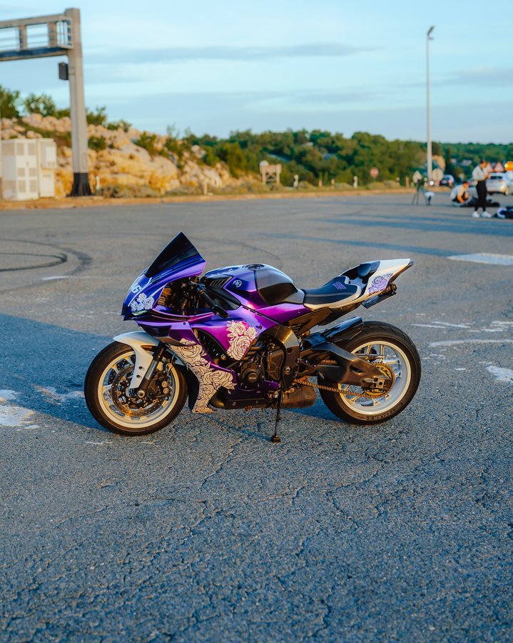 Instagram post by @todee_esnc for Monster Fairings. Caption reads: Ich hoffe die Saison 2026 wird....