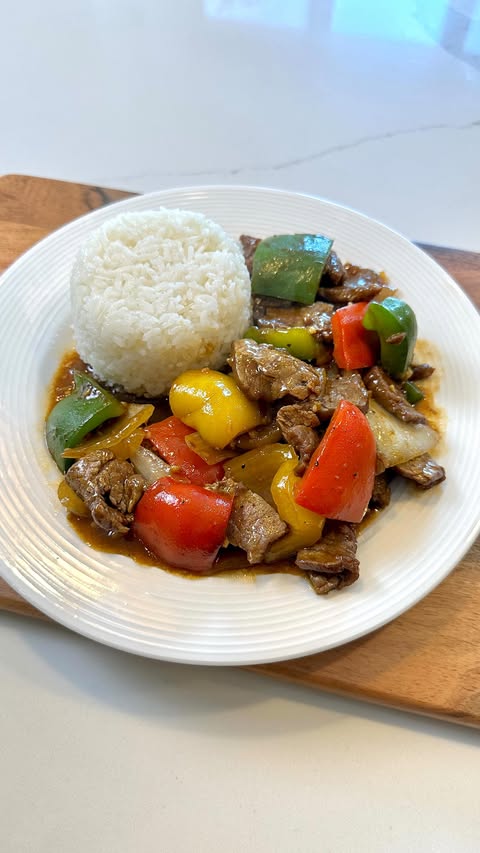 Instagram post by @chelsealynhome for Kikkoman USA. Caption reads: My kids were craving Chinese Pepper Steak for....