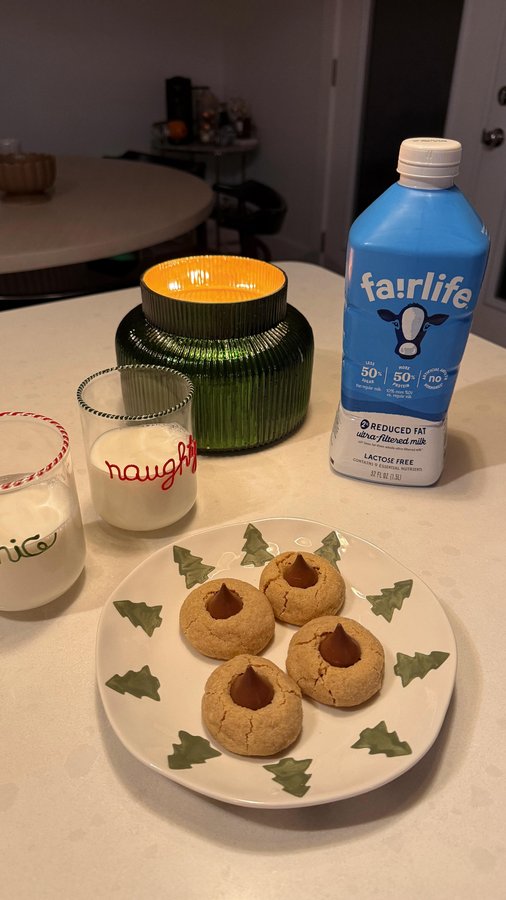 Instagram post by @morgantpete for fairlife. Caption reads: Cozy holiday nights are even better with @fairlife....