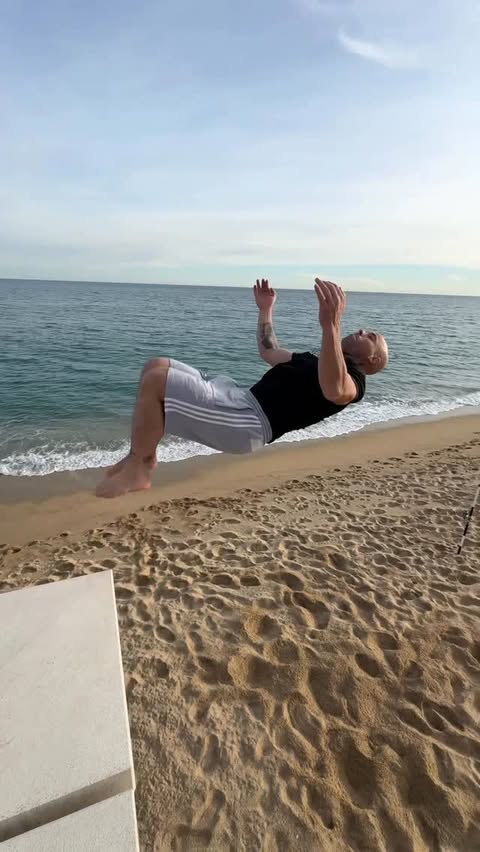 Instagram post by @aaronbooom for Herbalife. Caption reads: Quien confirma???? #publi
@herbalife.espana.