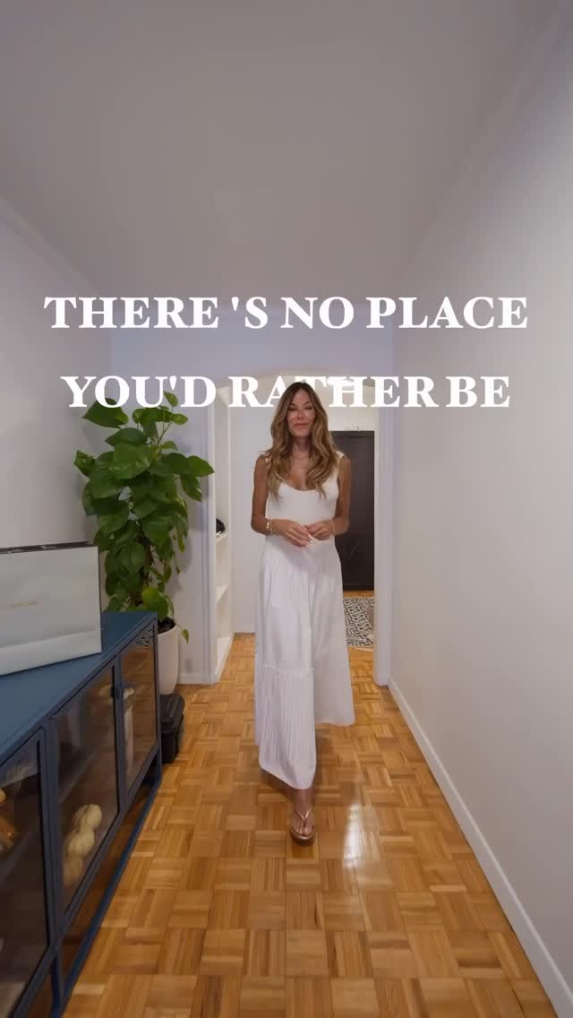 Instagram post by @kellybensimon for Douglas Elliman. Caption reads: Classic Park Avenue living — welcome to 475 Park....