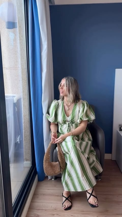 Instagram post by @lyds_wardrobe for New Look. Caption reads: [...] #maternityfashion #bumpfashion #ad @newlook.