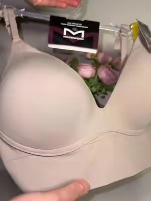 TikTok post by @pu_ja61 for Maidenform. Caption reads: Maidenform Comfy, wireless & gives a natural lift!....