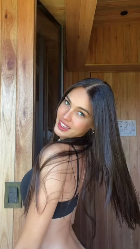 Instagram post by @michemasson for L'Oréal Paris. Caption reads: Pelo de playa pero pelo nutrido y brillante....