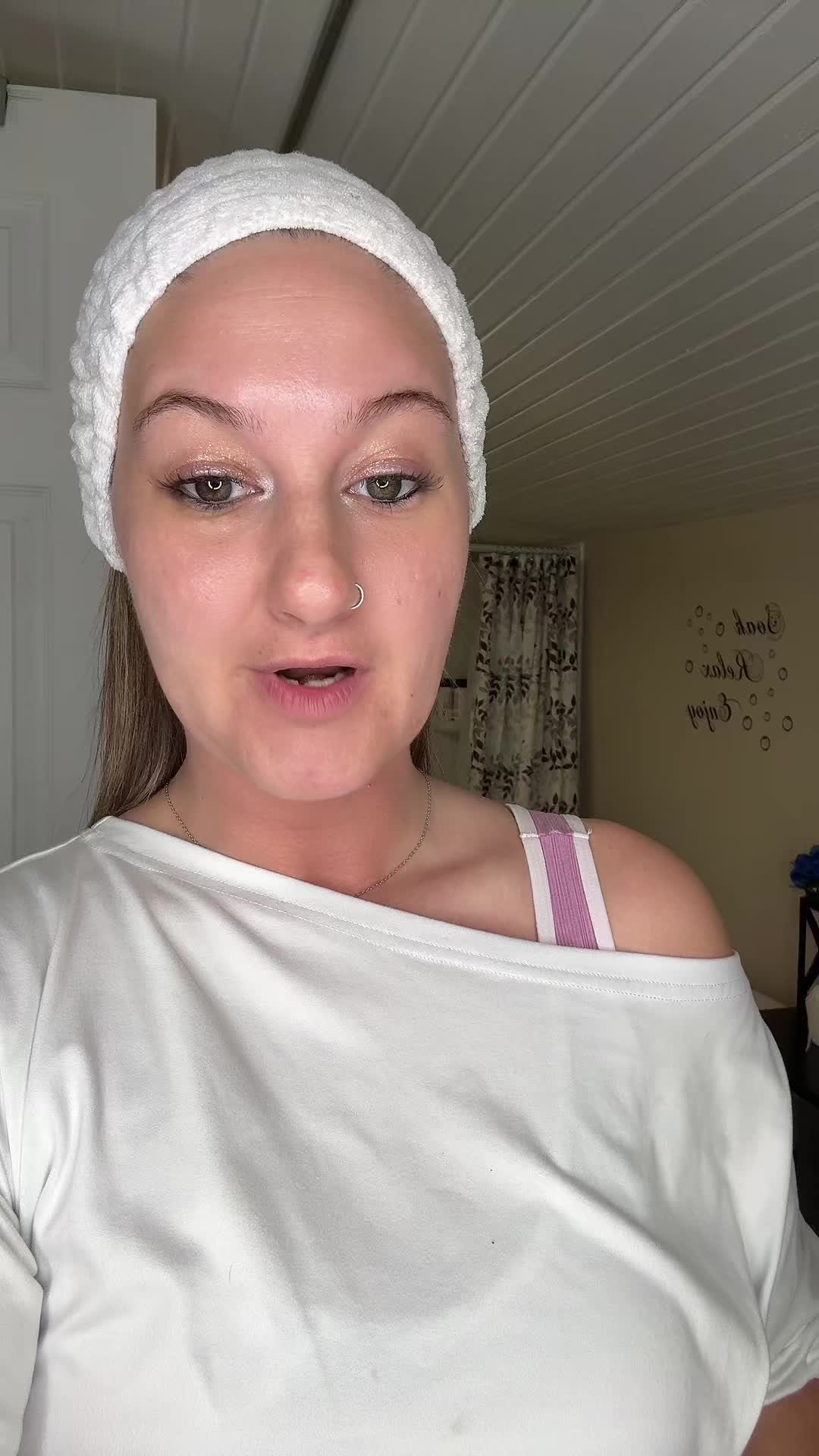 TikTok post by @kacdixon for Beekman 1802. Caption reads: [...] believe the glow this gives my skin @Beekman....