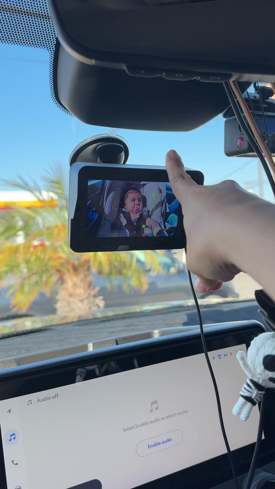 TikTok post by @johanaa_cg for GROWNSY. Caption reads: [...] tiene visión nocturna 😍 @Grownsy....