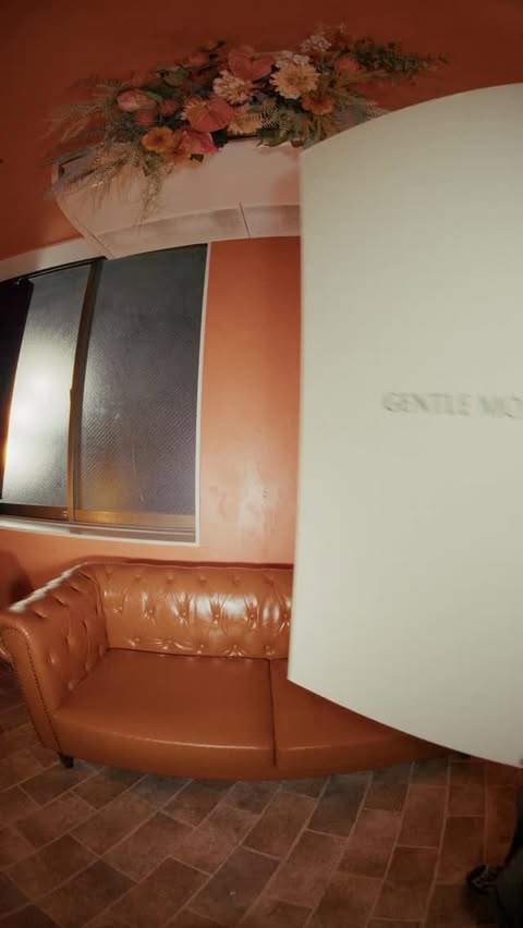 Instagram post by @kurtcojain for GENTLE MONSTER. Caption reads: @gentlemonster 💐
#pr

📷✒️ @ham_384_

@3pm_tokyo_.