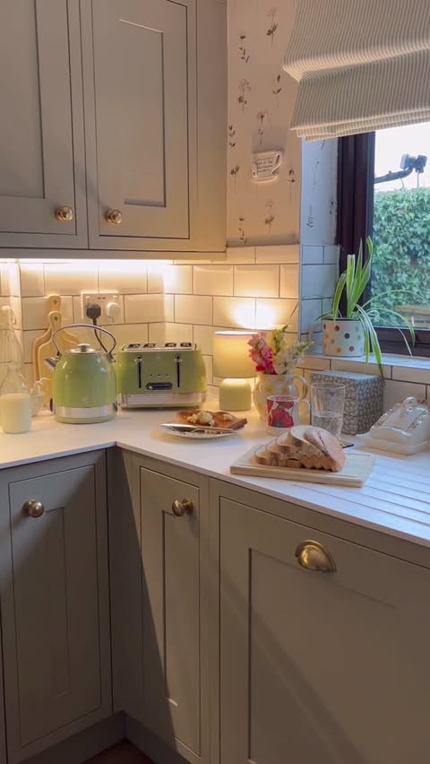 Instagram post by @cosylittlehaven for Swan Brand. Caption reads: Happy Sunday!

My morning breakfast routine with....