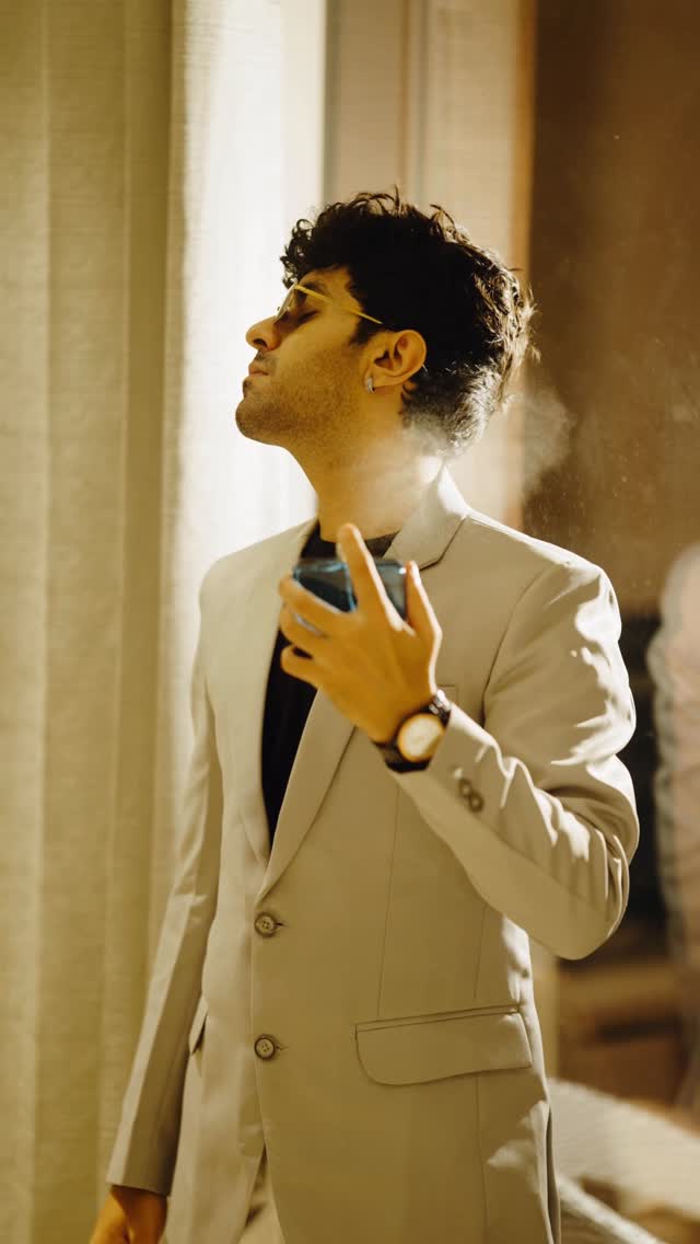 Instagram post by @sumukhsharmaofficial for The Man Company. Caption reads: Confidence bottled as Hope ✨

#Ad #themancompany....