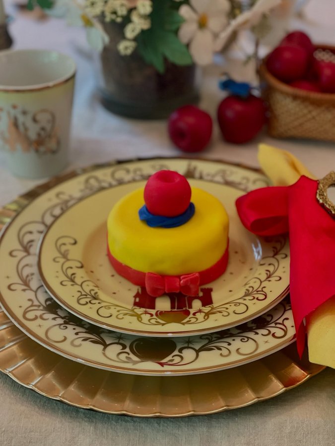 Instagram post by @pixiedustandposies for Toynk. Caption reads: [...] Princess 16-piece dinnerware set from....