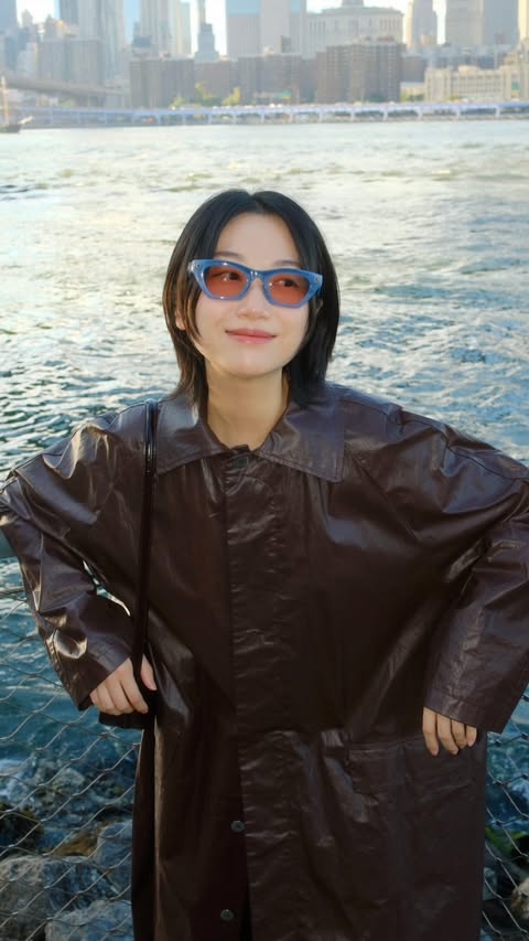 Instagram post by @vivid for Ray-Ban. Caption reads: [...] my new favorite multitasker - the new....