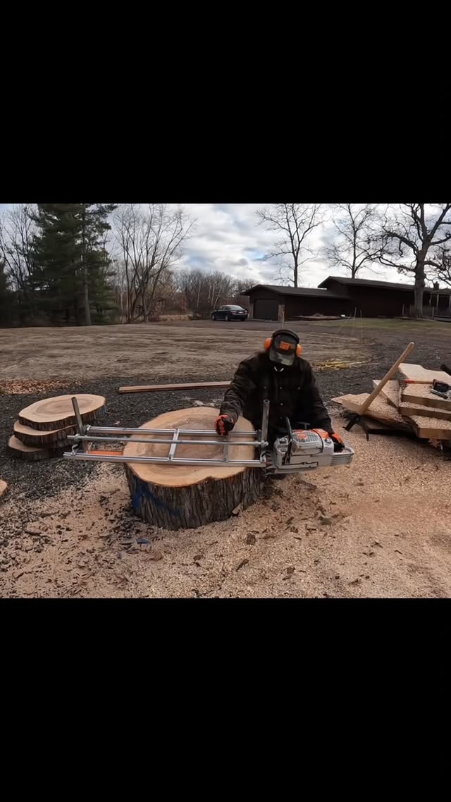 Instagram post by @foxridgeslabs for RZ Mask. Caption reads: [...] I protected my lungs with the RZM3 from....