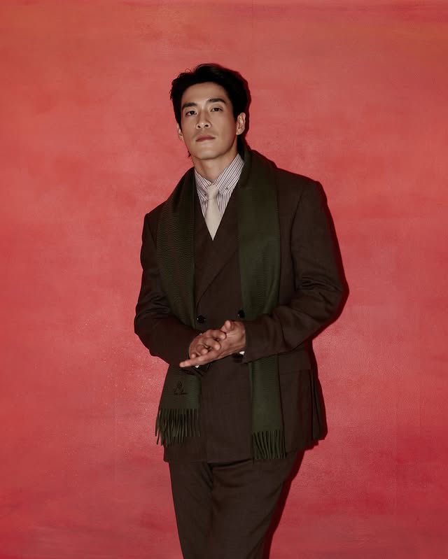 Instagram post by @lekteeradetch for Loro Piana. Caption reads: [...] the perfect thoughtful gesture at the Loro....