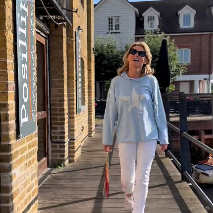 Instagram post by @antheaturner for Sarah Haran. Caption reads: [...] about it! 😂

What first drew me to Sarah....