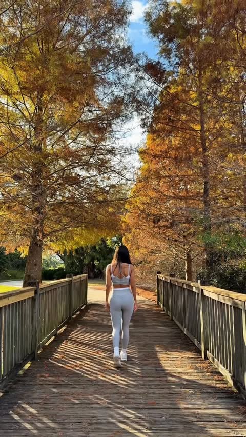 Instagram post by an influencer for Beyond Yoga. Caption reads: [...] things with my favorite @beyondyoga....