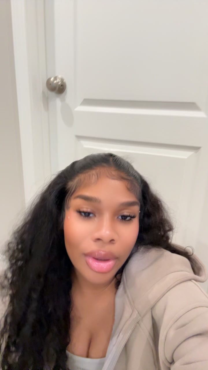 TikTok post by @benzsnowww for Pizazz Hair. Caption reads: [...] add about 2 bundles other than that it’s....