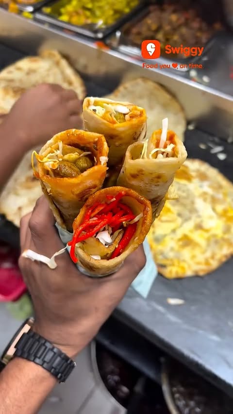 Instagram post by @aurangabadfoodiesoul for Swiggy. Caption reads: 🎉 New Year Special Food Dhamaka on SWIGGY 🎉

🔥....