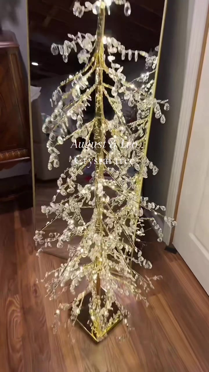 TikTok post by @iamsarahtonin for HSN. Caption reads: [...] #crystaltree #tiktokshopcreatorpicks @HSN,....