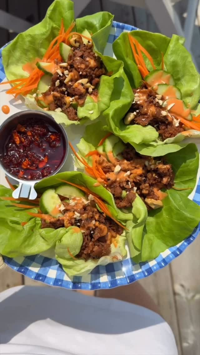 Instagram post by @itslivb for Beyond Meat. Caption reads: Beyond Beef Lettuce Cups! The best summer lunch.......