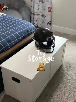 TikTok post by @jenny.cad for Songmics. Caption reads: [...] so it doesn't smash tiny fingers! 🤍✨....