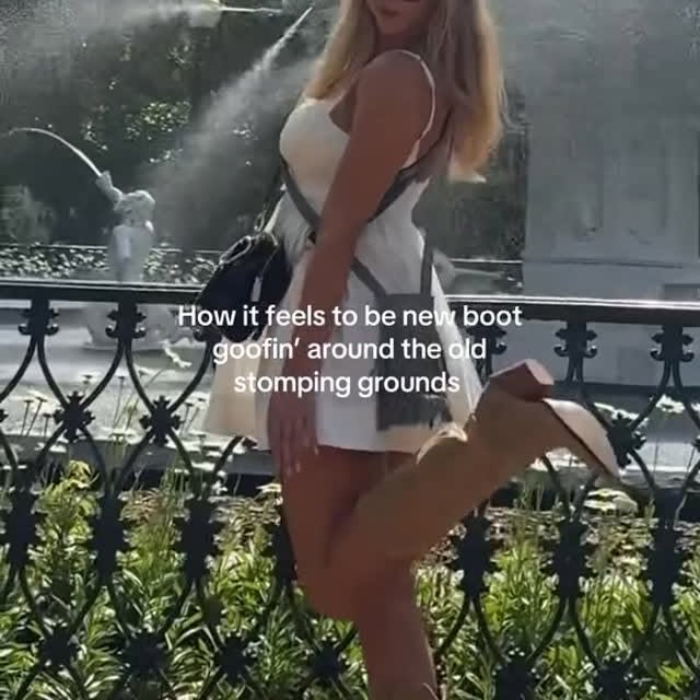 Instagram post by @ecovi for Sam Edelman. Caption reads: savannah & @sam_edelman 💛 match made in heaven.