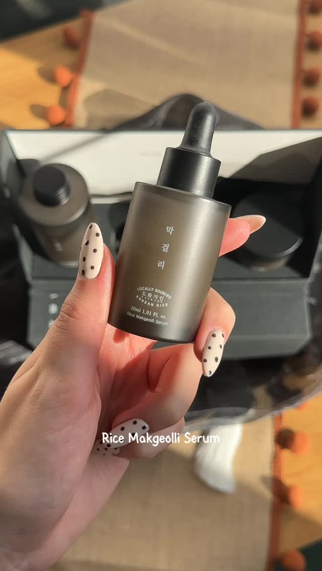 Instagram post by @farahskincare___ for Coreelle. Caption reads: Unboxing this beautiful package from House of....