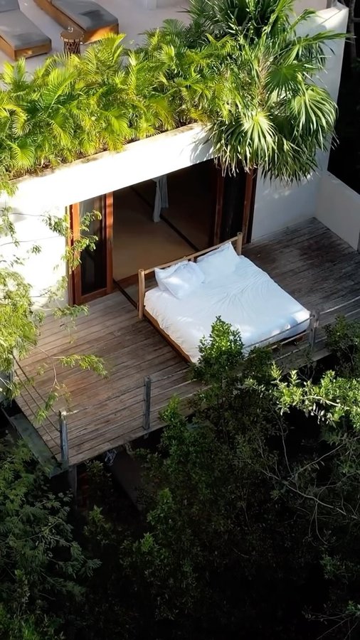 Instagram post by @calliethorpe for Small Luxury Hotels. Caption reads: [...] to stay in Tulum. |ADpr stay|....