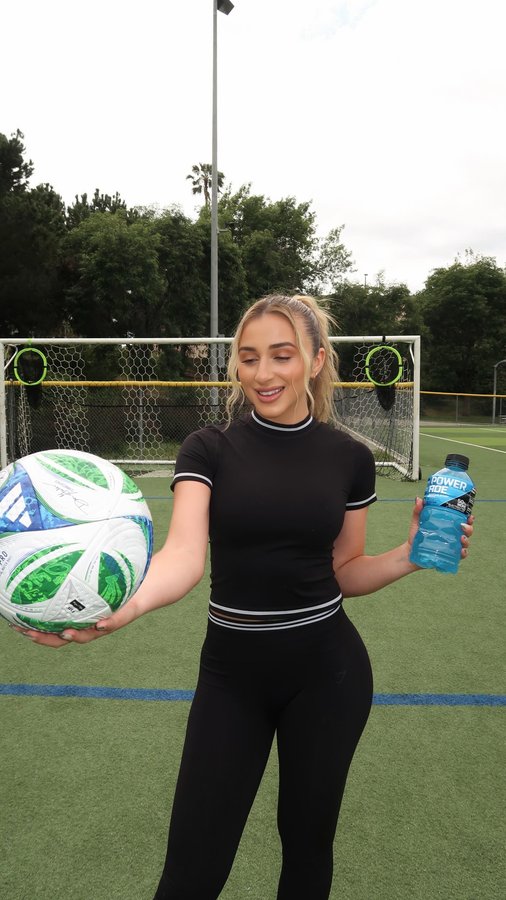 Instagram post by an influencer for POWERADE. Caption reads: [...] know how⚽️ Time to level up @powerade_us....