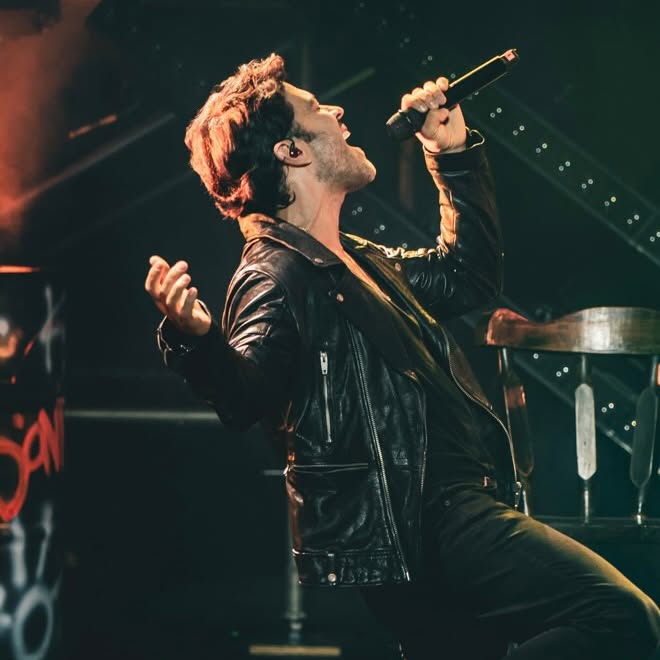 Instagram post by @juanmamendozah for Vichy Laboratoires. Caption reads: [...] Collagen Specialist 16 @vichylaboratoires....