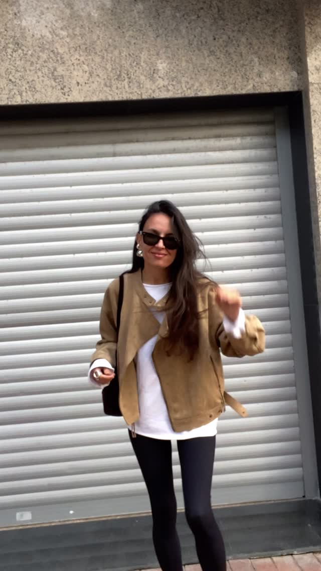 Instagram post by @ummutavsanyildiz for Ipekyol. Caption reads: [...] 
Tayt @oysho 
Çanta @beyyoglu 
Ayakkabı....