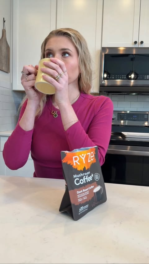 Instagram post by @hannahjiles for RYZE SUPERFOODS. Caption reads: [...] the little things #ad. I grabbed....