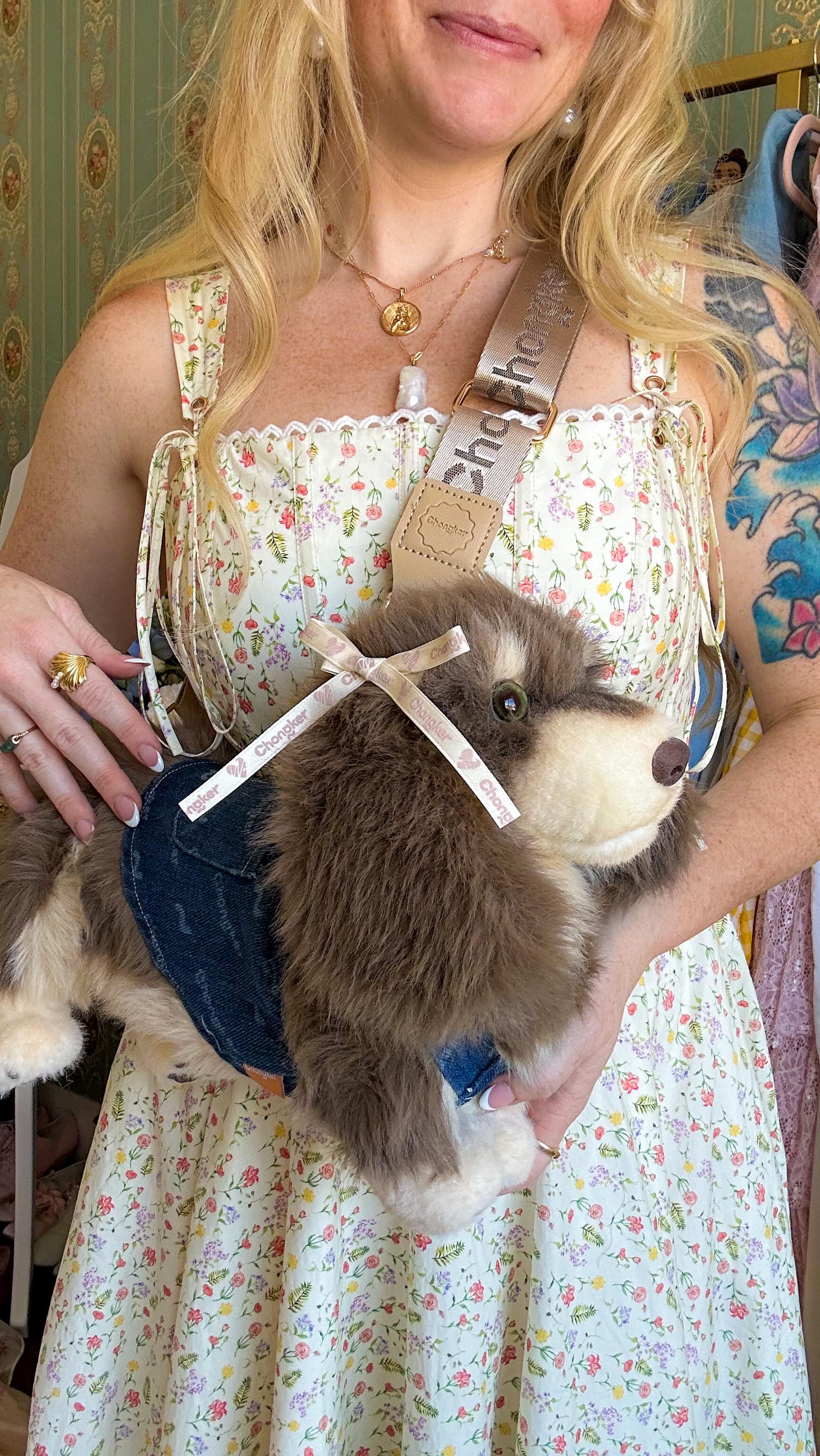 Instagram post by @travelmomoirs for Awe Inspired. Caption reads: Tag an Animal lover 🤭 🐶 🐱 ( gifted)

Used....