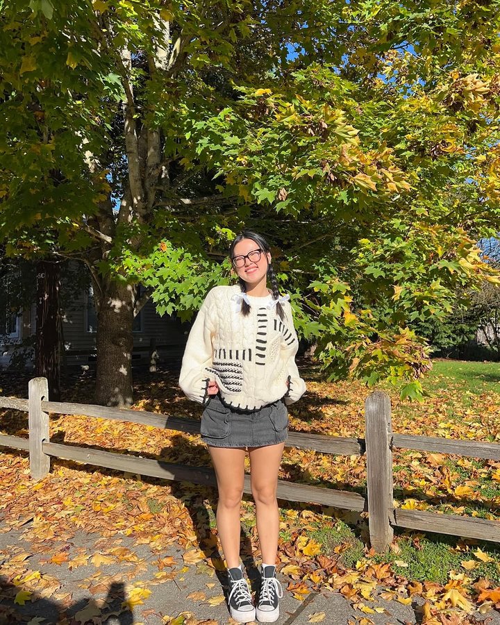 Instagram post by @itsashleykimchi for greybandit. Caption reads: golden ☀️✨🧡🍂 

outfit from @greybandit DC:....