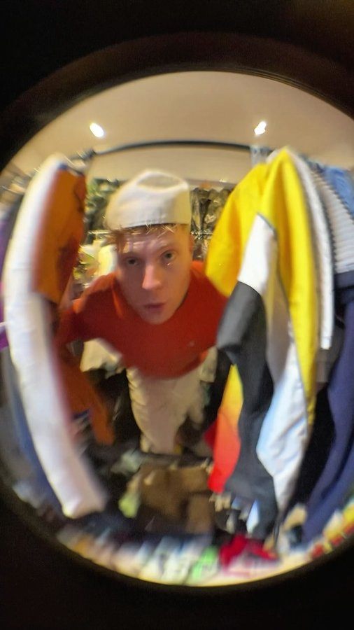 Instagram post by @gullyguyleo for EXTRA Gum. Caption reads: AD | A tropical summer incoming…

If you want a....