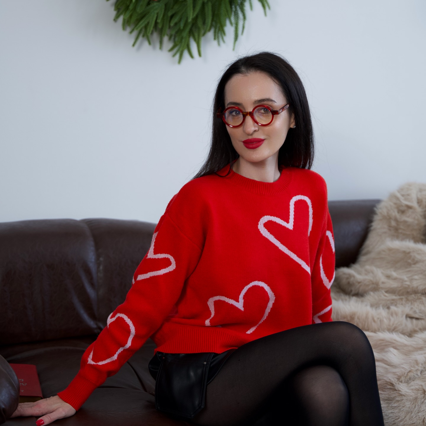 Instagram post by @anuki_anna_ for FYTOO. Caption reads: [...] Buy here: https://reurl.cc/lakNNq
....