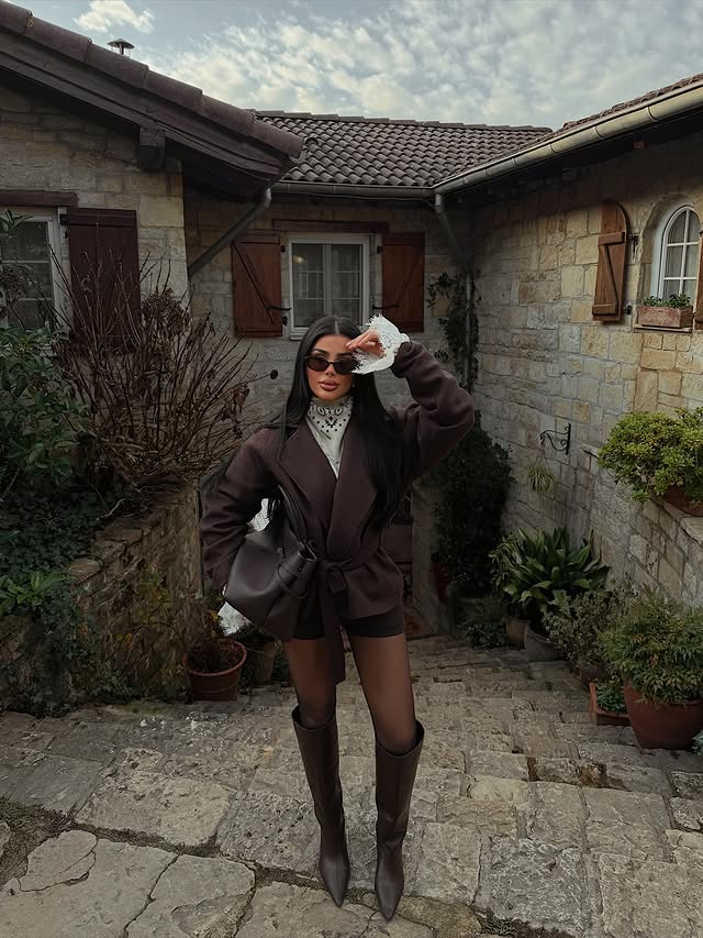 Instagram post by @nisabxa for Manu Atelier. Caption reads: Too much brown and love🤎 #reklam.