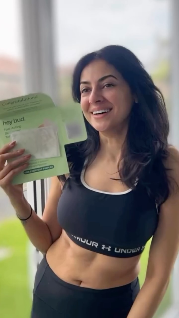 Instagram post by @dimpledoshi_official for Hey Bud Skincare. Caption reads: [...] #simpleskincare #skincare @heybudskincare.
