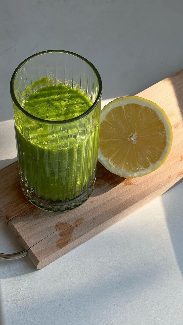 Instagram post by @dreathomas for Slate Milk. Caption reads: [...] while reaching my protein goal 🔥

-....