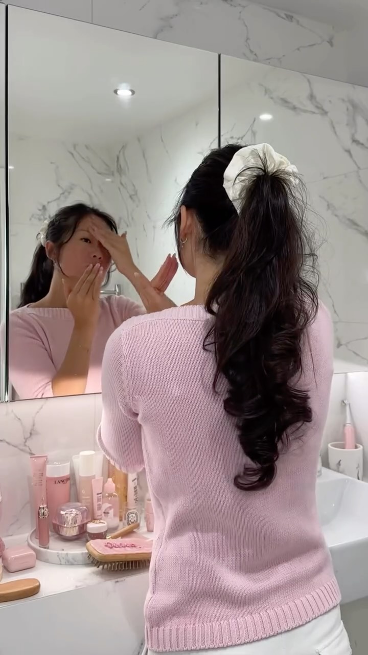 Instagram post by @olafflee for Glossier. Caption reads: [...] here to stay 🩰🤍

using;
@glossier milky....