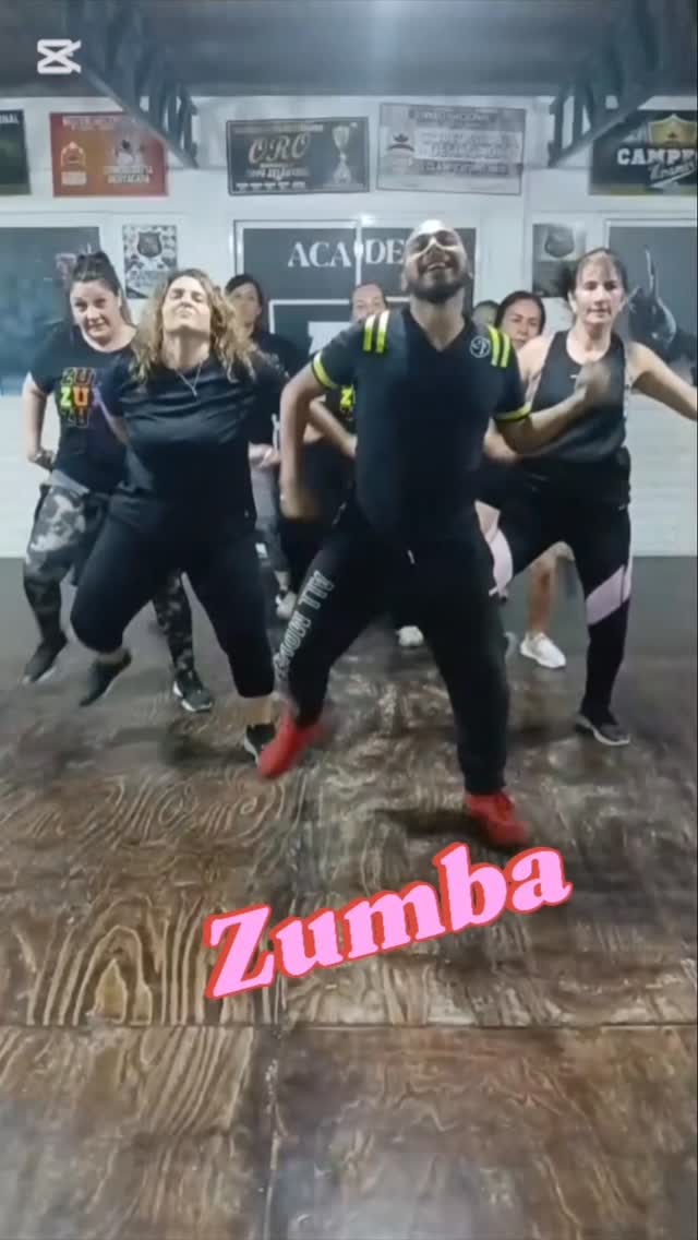 Instagram post by @cristianaquila for Zumba. Caption reads: #pégate #zumbafitness #zin119pegate....