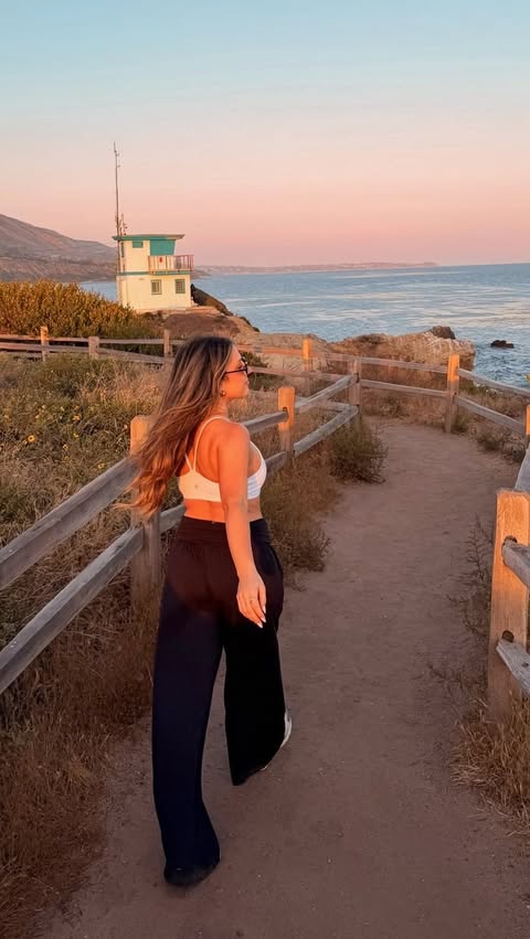 Instagram post by @daniellee_esther for Athleta. Caption reads: [...] that fuels both body and mind ✨ @athleta....