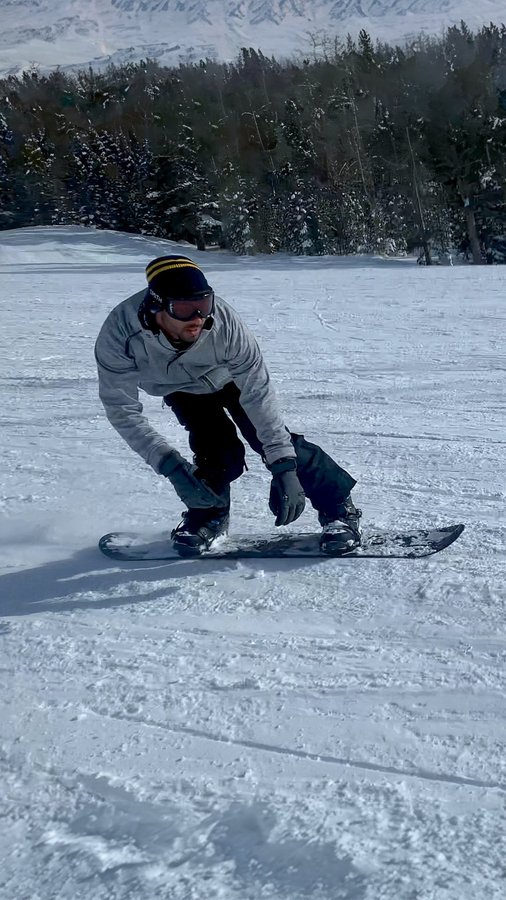 Instagram post by @hunterjoness for EVERY MAN JACK. Caption reads: the power of mountain air @everymanjack 🏔️💨....