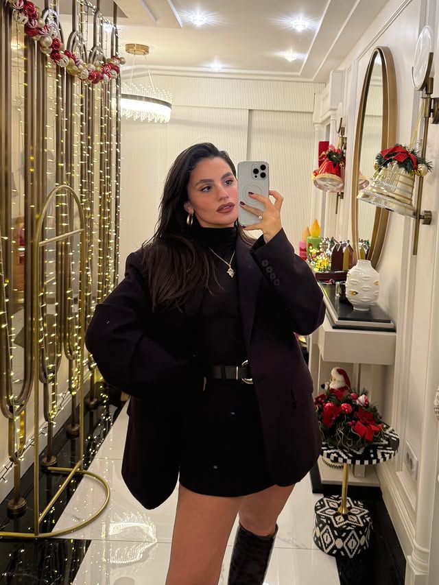 Instagram post by @derevclara for The Frankie Shop. Caption reads: Bu da böyle mixed dump♥️💌

reklam.