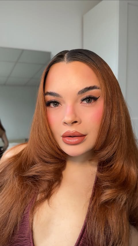 Instagram post by @cristine_rigaud for Dimple Color. Caption reads: [...] 

discount code: cristiner15
#dimplecolor....