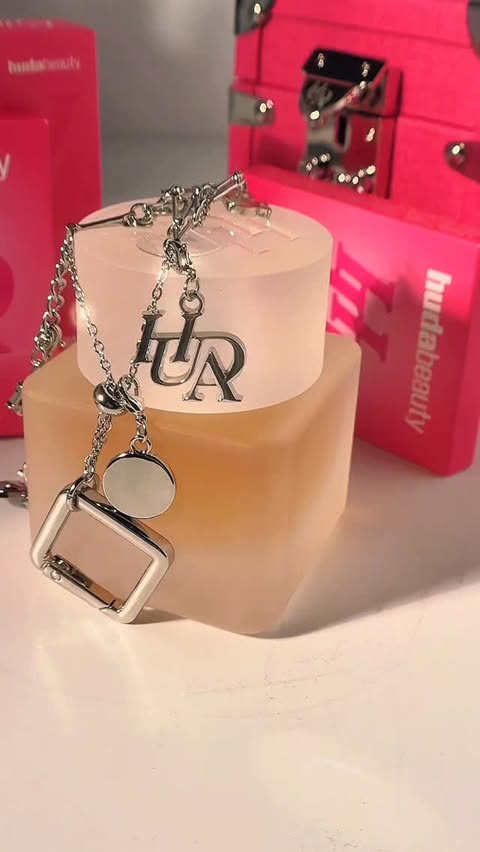 Instagram post by @beautybubble0326 for HUDA BEAUTY. Caption reads: @hudabeauty - #gifted . Easy bake intense Eau de....